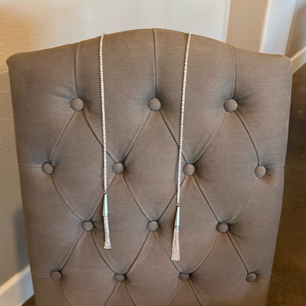 Kendra Scott silver tie necklace